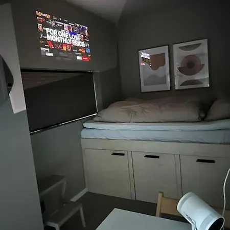 Koselig Liten Boenhet Rett Ved Sno * Лёренскуг